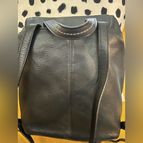 Coach black pebbled leather bucket backpack teal silky interior and great shape - Picture 2 of 9